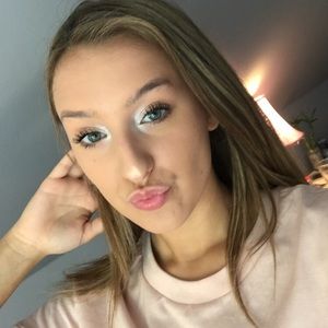 Meet your Posher, Nina